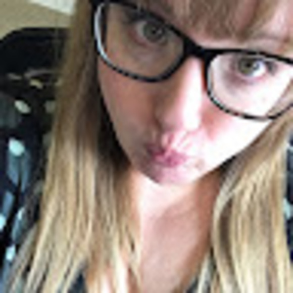 Meet your Posher, Stephanie - Picture 1 of 1